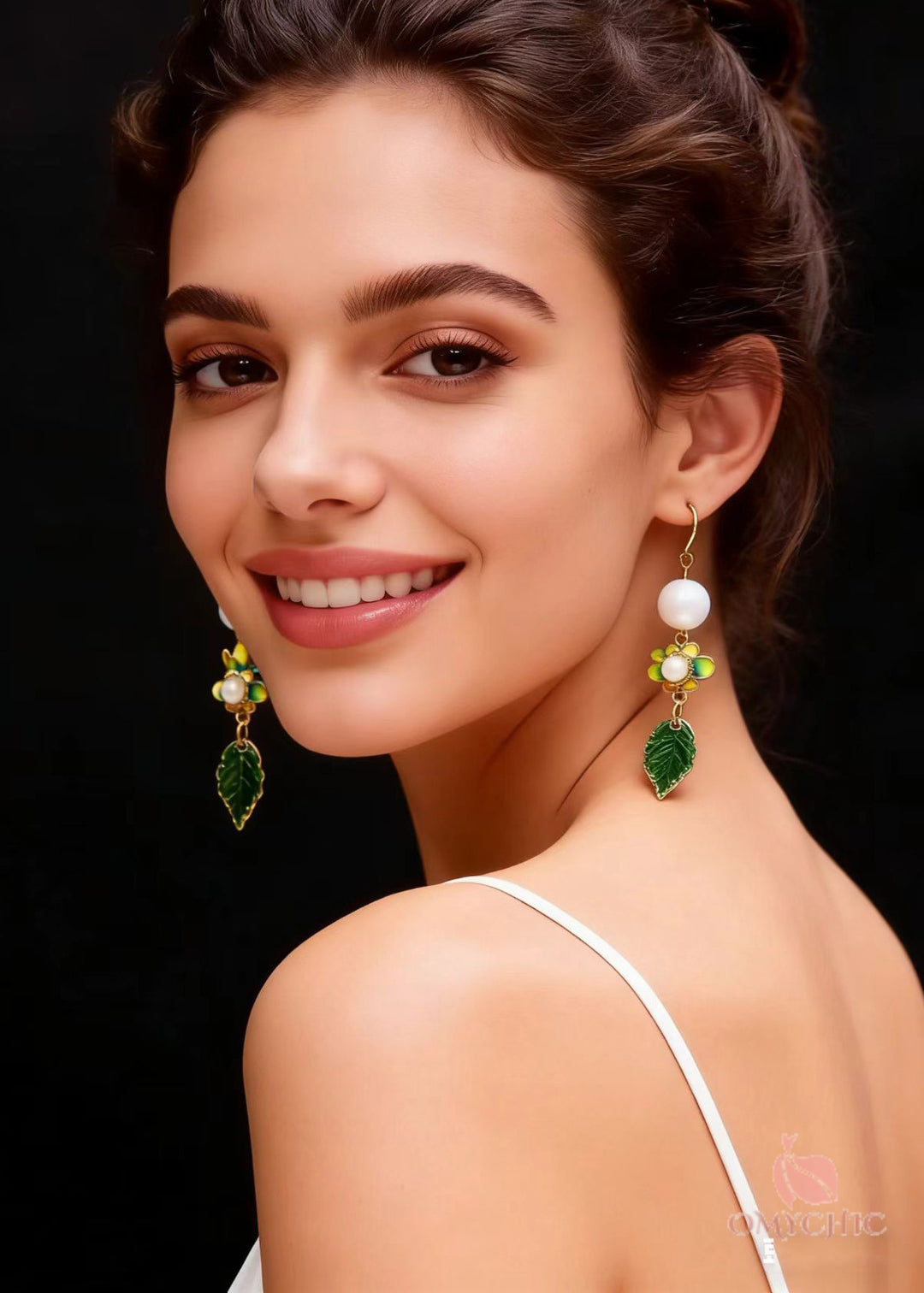 Chic Green Leaf Metal Fine Pearl Drop Earrings