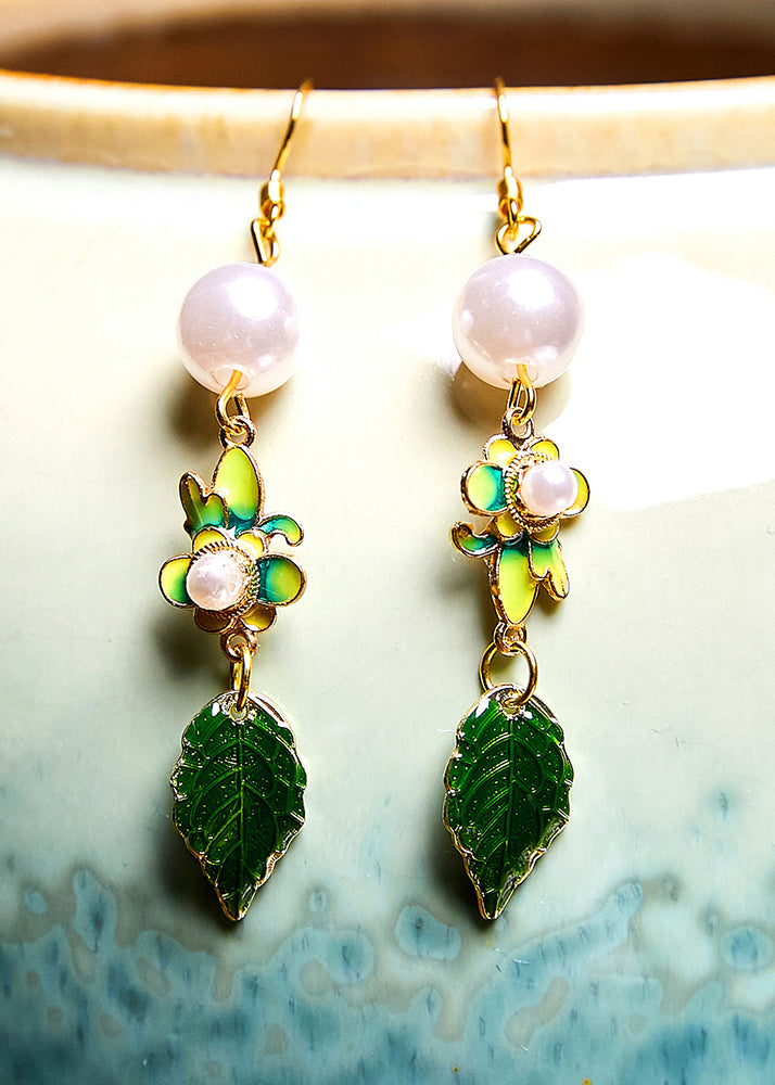 Chic Green Paintings Leaf Metal Pearl Drop Earrings - Omychic