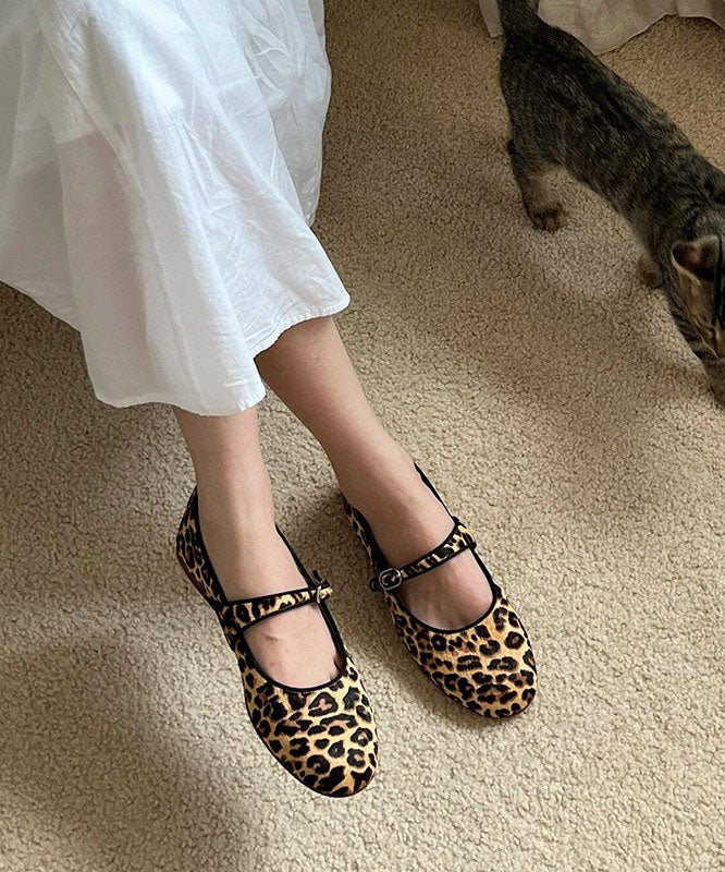 Chic Leopard Buckle Strap Splicing Suede Flat Shoes