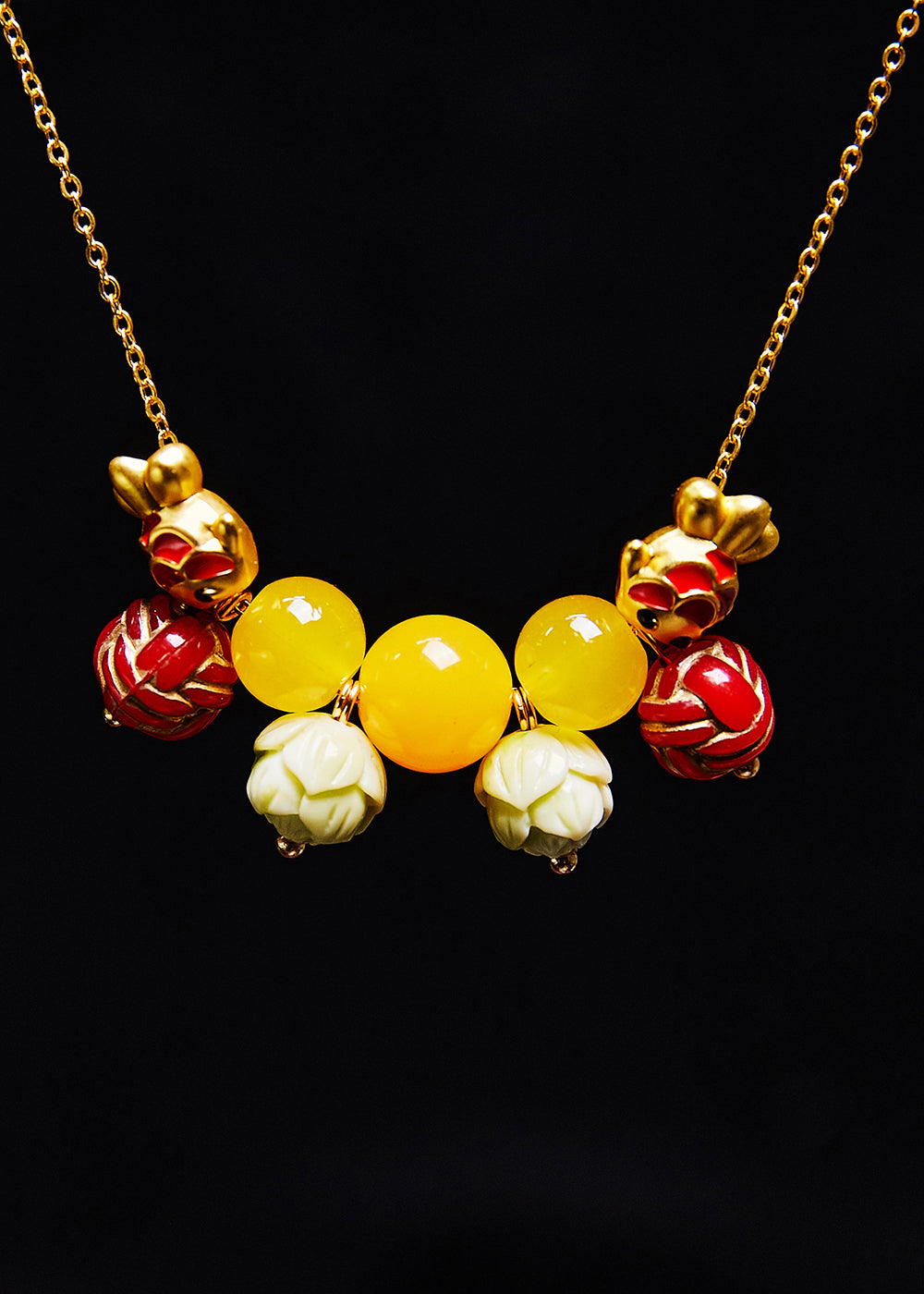Chic Lotus Bead Cute Goldfish Beeswax Pendant Necklace