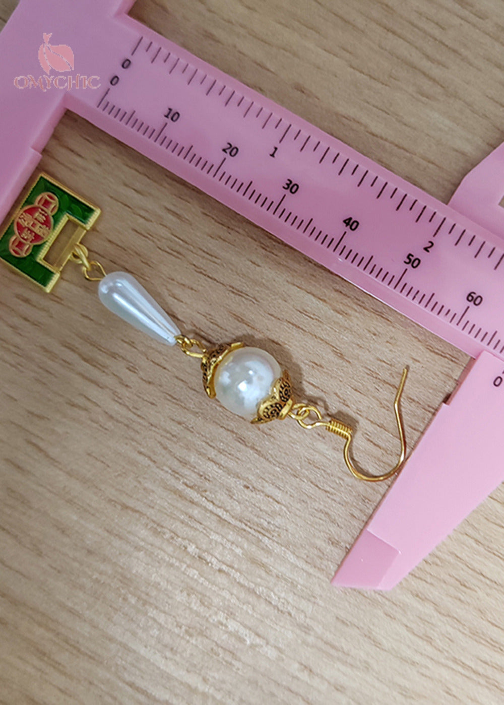 Chic Metal Lock Asymmetrical Design Fine Pearl Drop Earrings