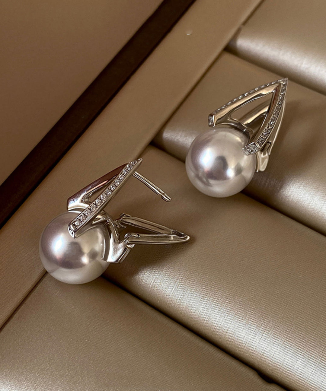 Chic Pearl Zircon Luxury Silver Stud Earrings
