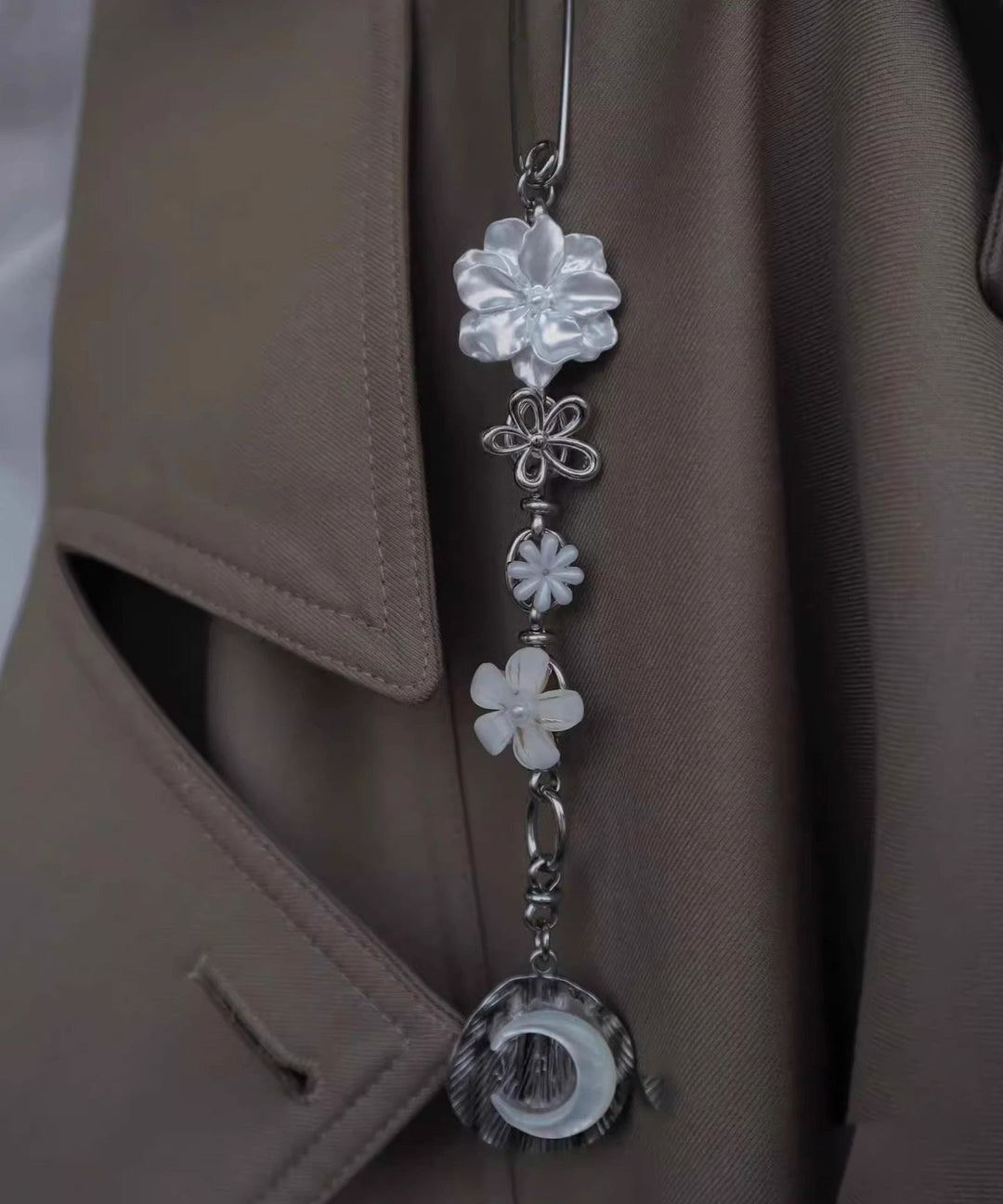 Chic Silk Sterling Silver Fritillary Moon Tassel Brooches