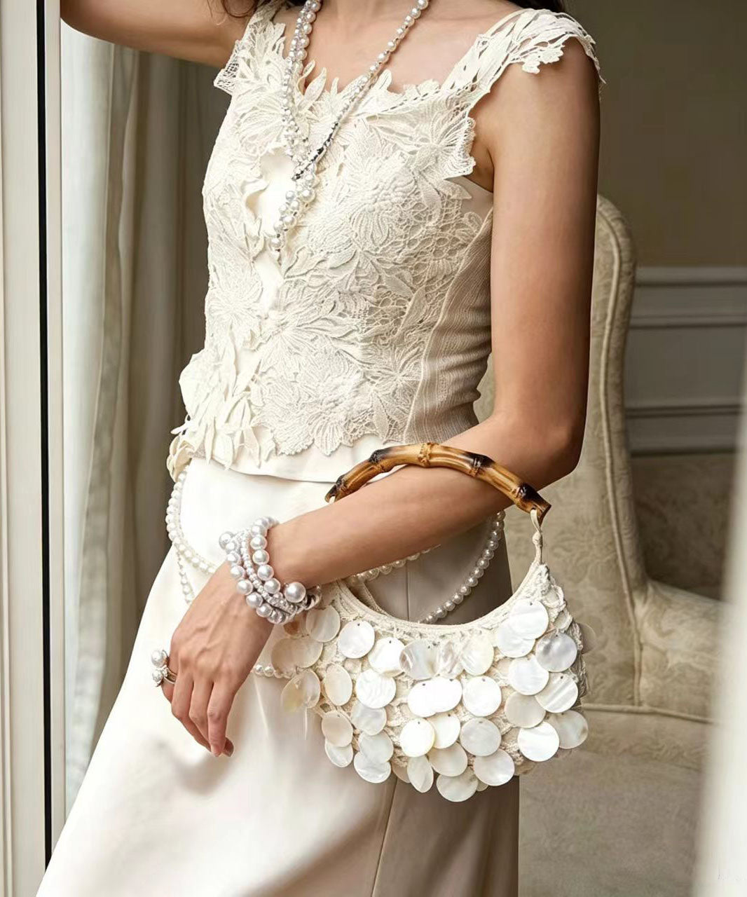 Chic White Bamboo Handle Shell Sequins Tote
