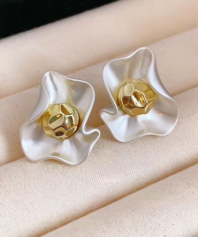 Chic White Copper Alloy Floral Stud Earrings