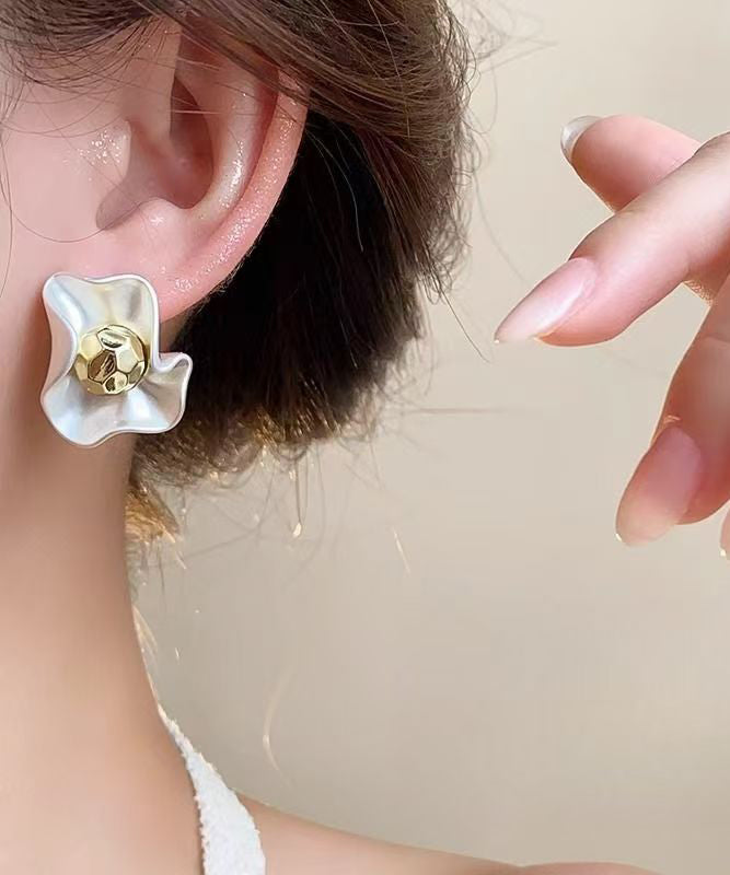 Chic White Copper Alloy Floral Stud Earrings