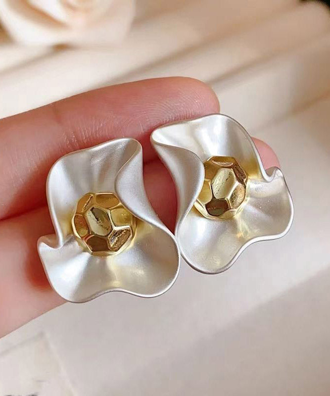 Chic White Copper Alloy Floral Stud Earrings