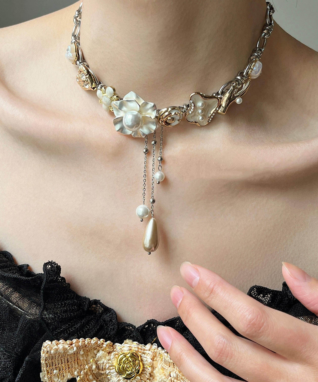 Chic White Floral Tassel Pearl Adjustable Alloy Choker