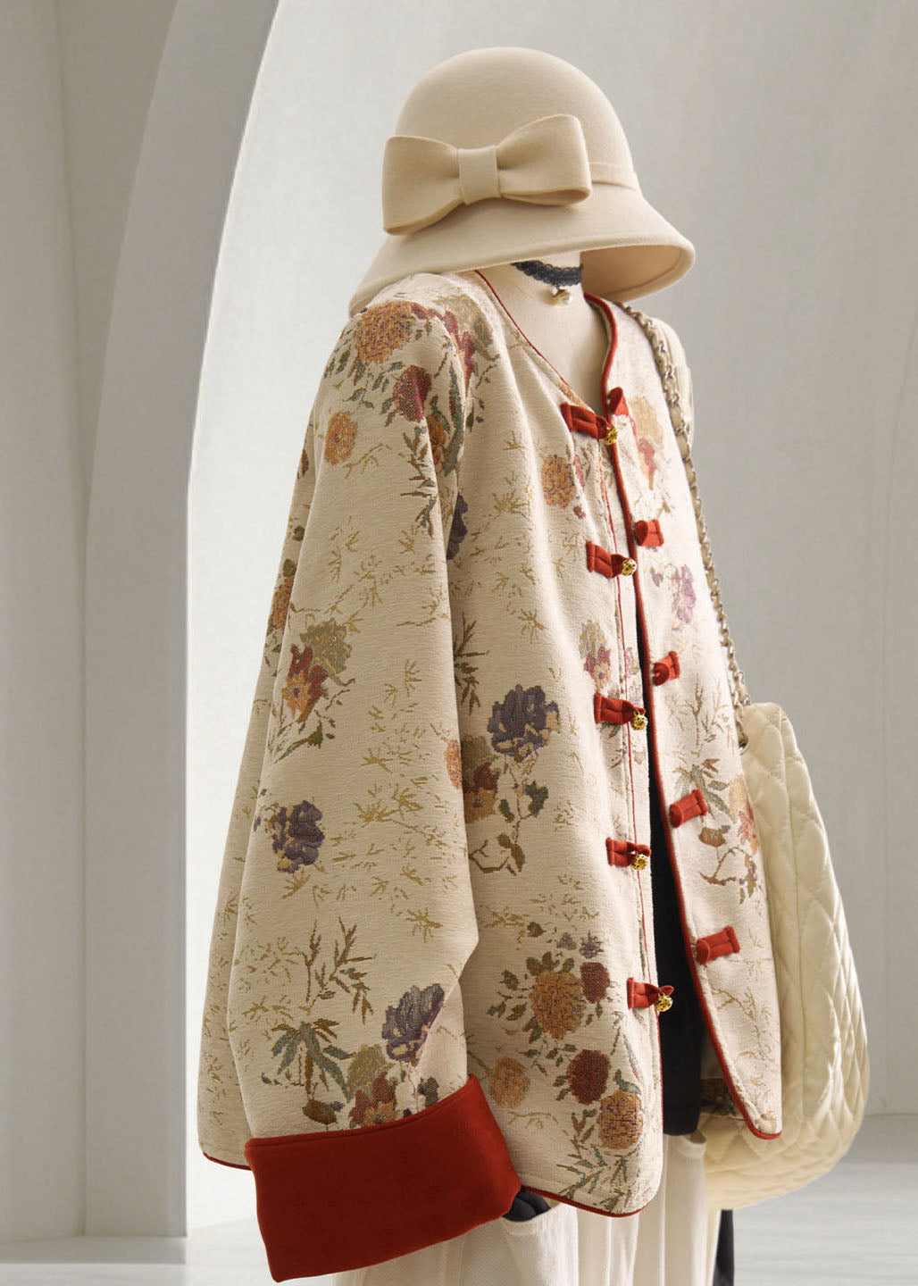 Chinese Style Beige O-Neck Contrast Color Jacquard Jacket Fall