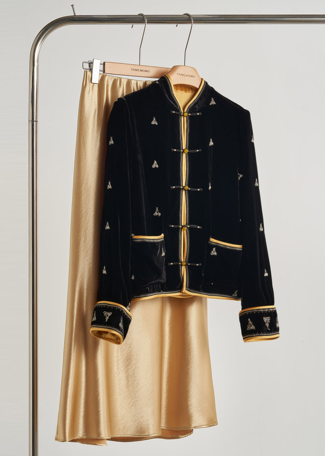 Chinese Style Black Embroidered Chinese Button Silk Velvet Coats Fall