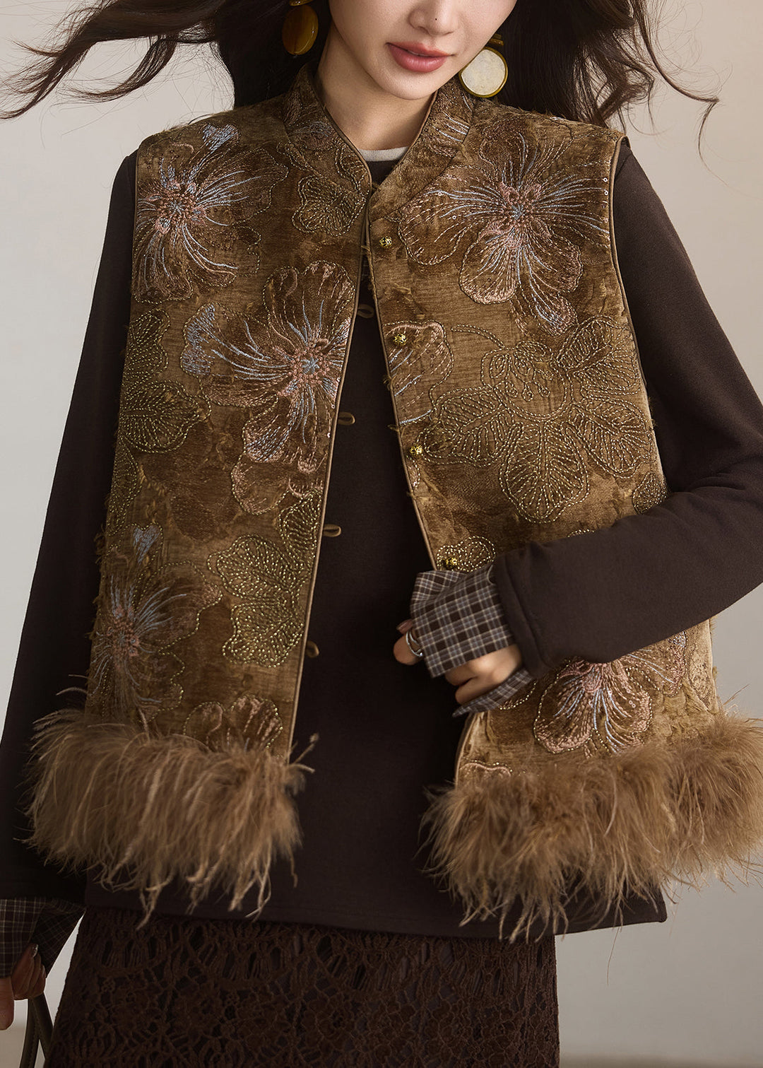 Chinese Style Brown Embroideried Fur Patchwork Cotton Vest Sleeveless