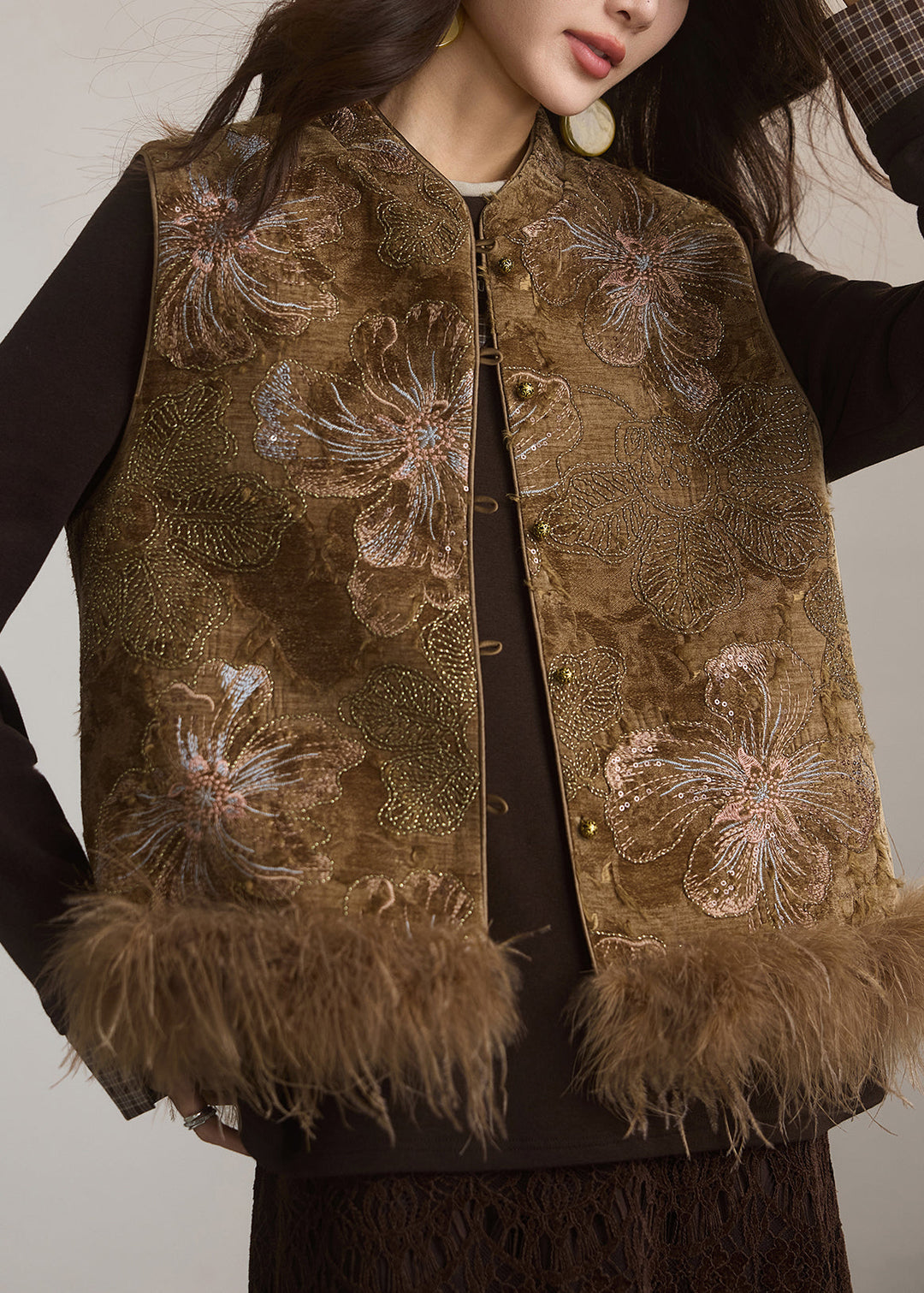 Chinese Style Brown Embroideried Fur Patchwork Cotton Vest Sleeveless