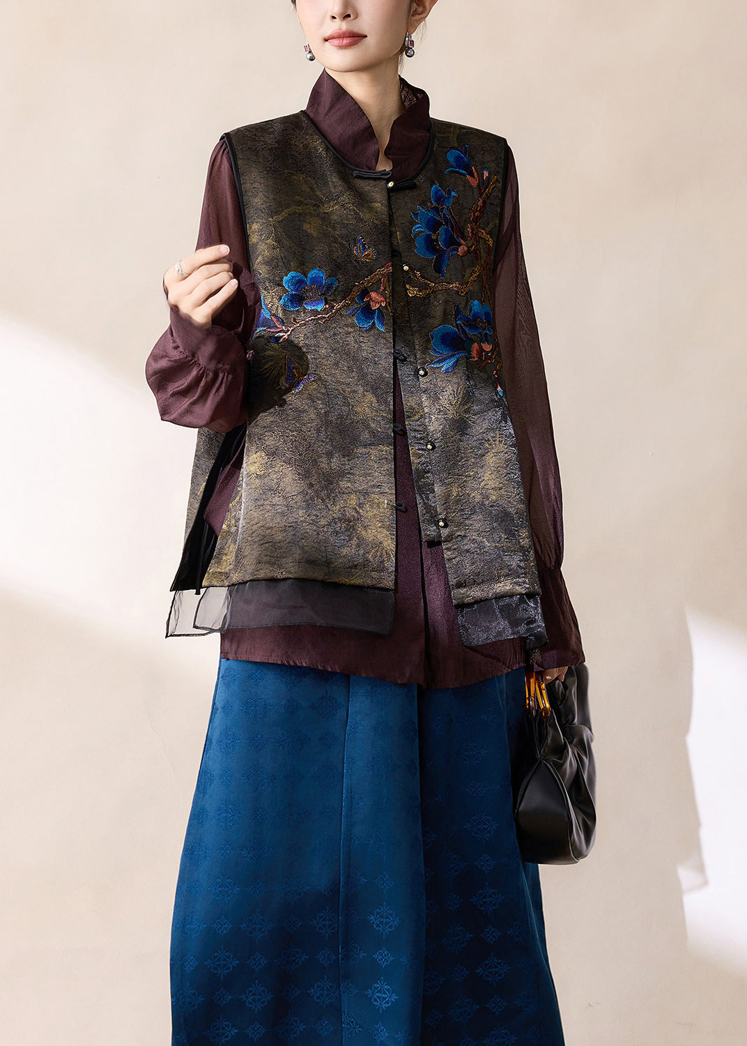 Chinese Style Coffee Jacquard O-Neck Embroideried Waistcoat Sleeveless