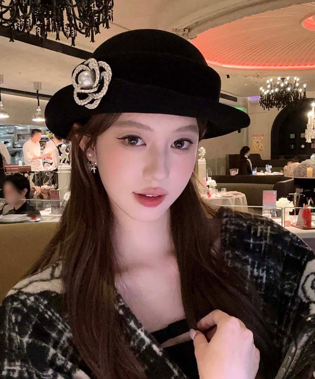 Classy Black Pearl Floral Woolen Cloche Hat