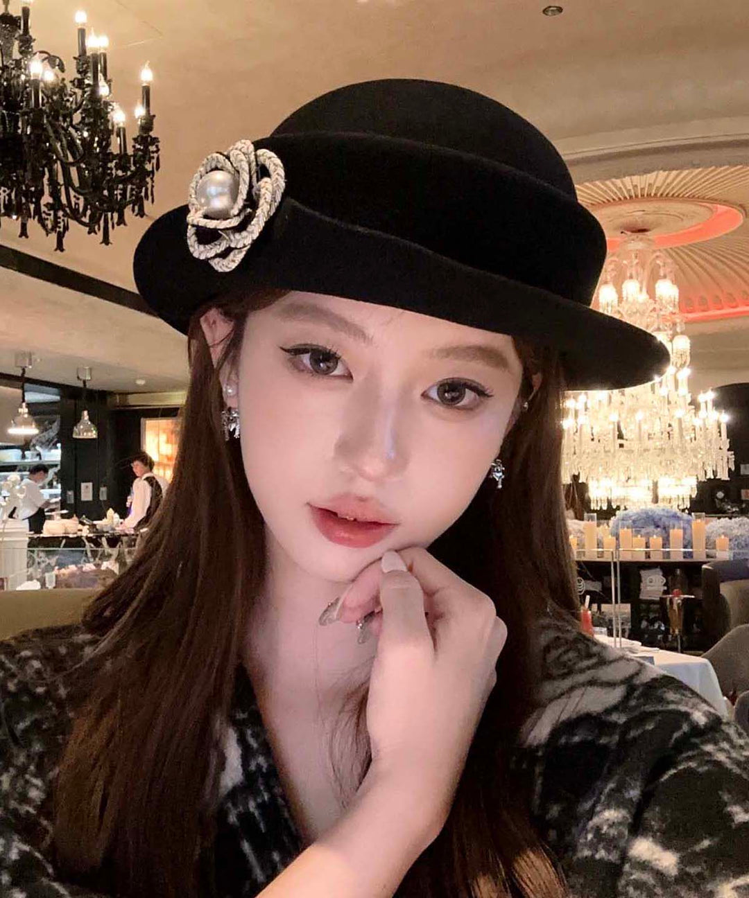 Classy Black Pearl Floral Woolen Cloche Hat