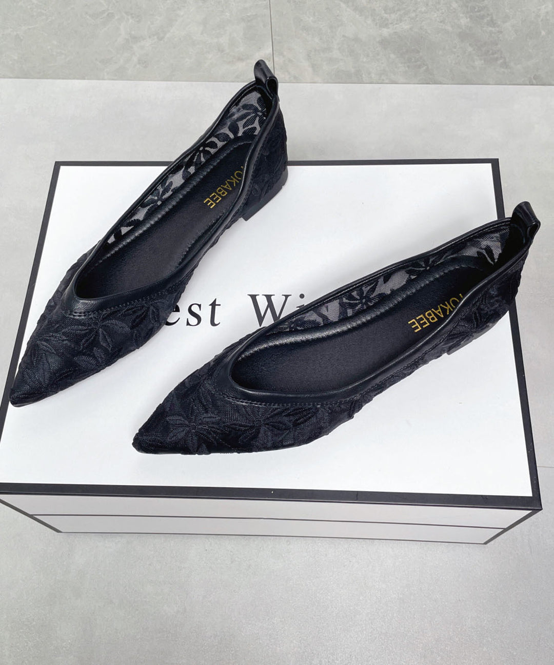 Classy Embroidered Flat Feet Shoes Black Breathable Mesh Pointed Toe