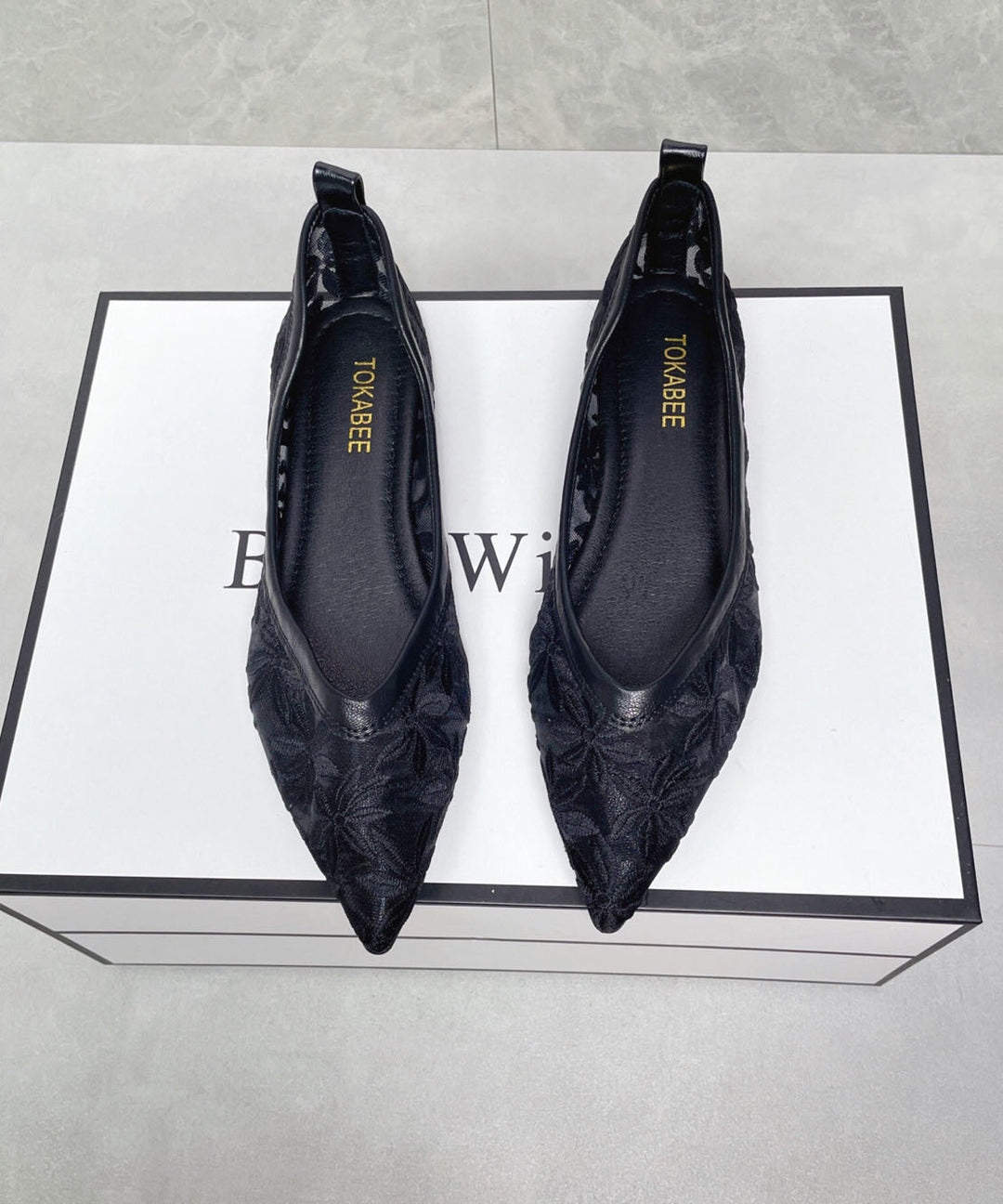 Classy Embroidered Flat Feet Shoes Black Breathable Mesh Pointed Toe