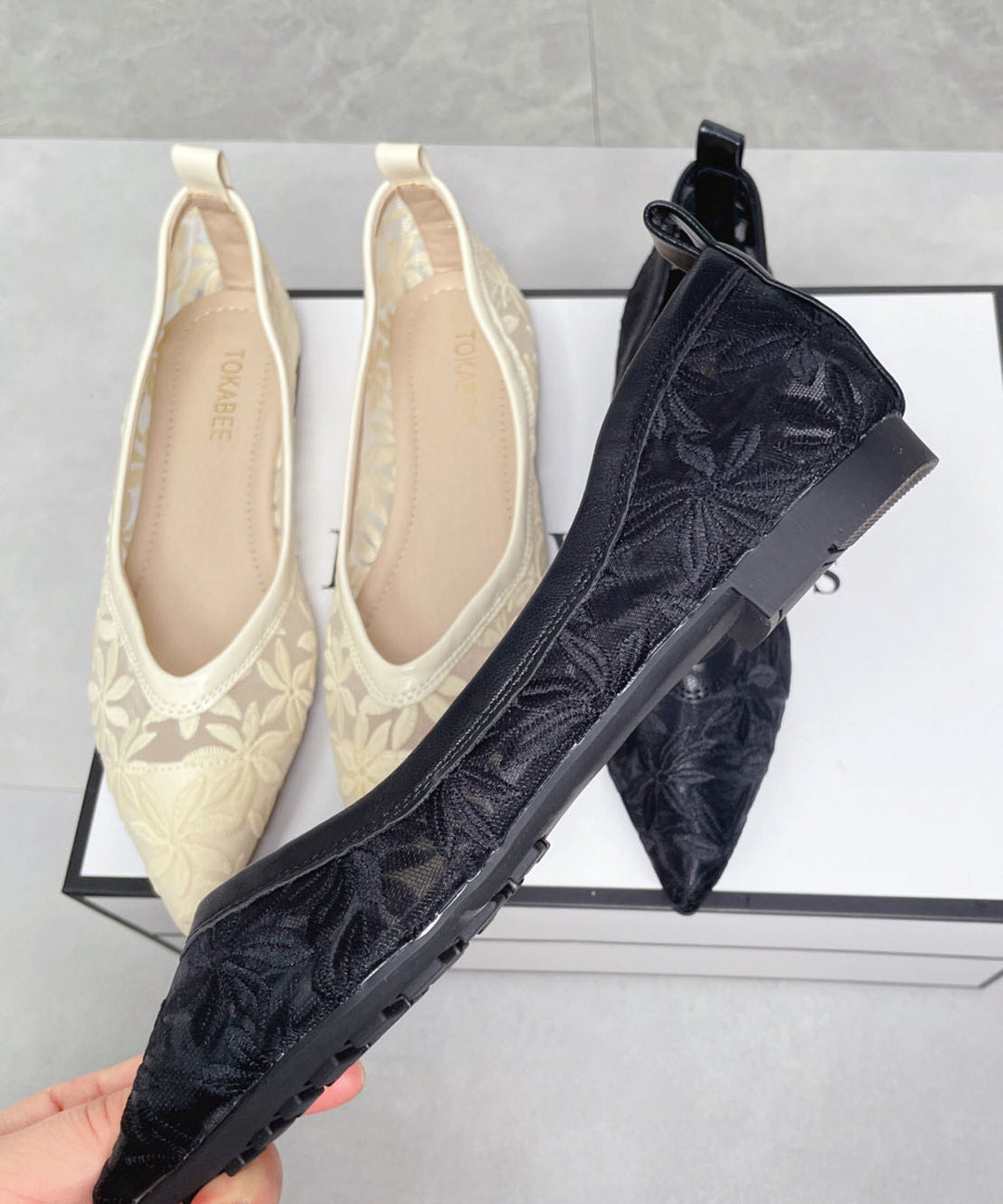 Classy Embroidered Flat Feet Shoes Black Breathable Mesh Pointed Toe