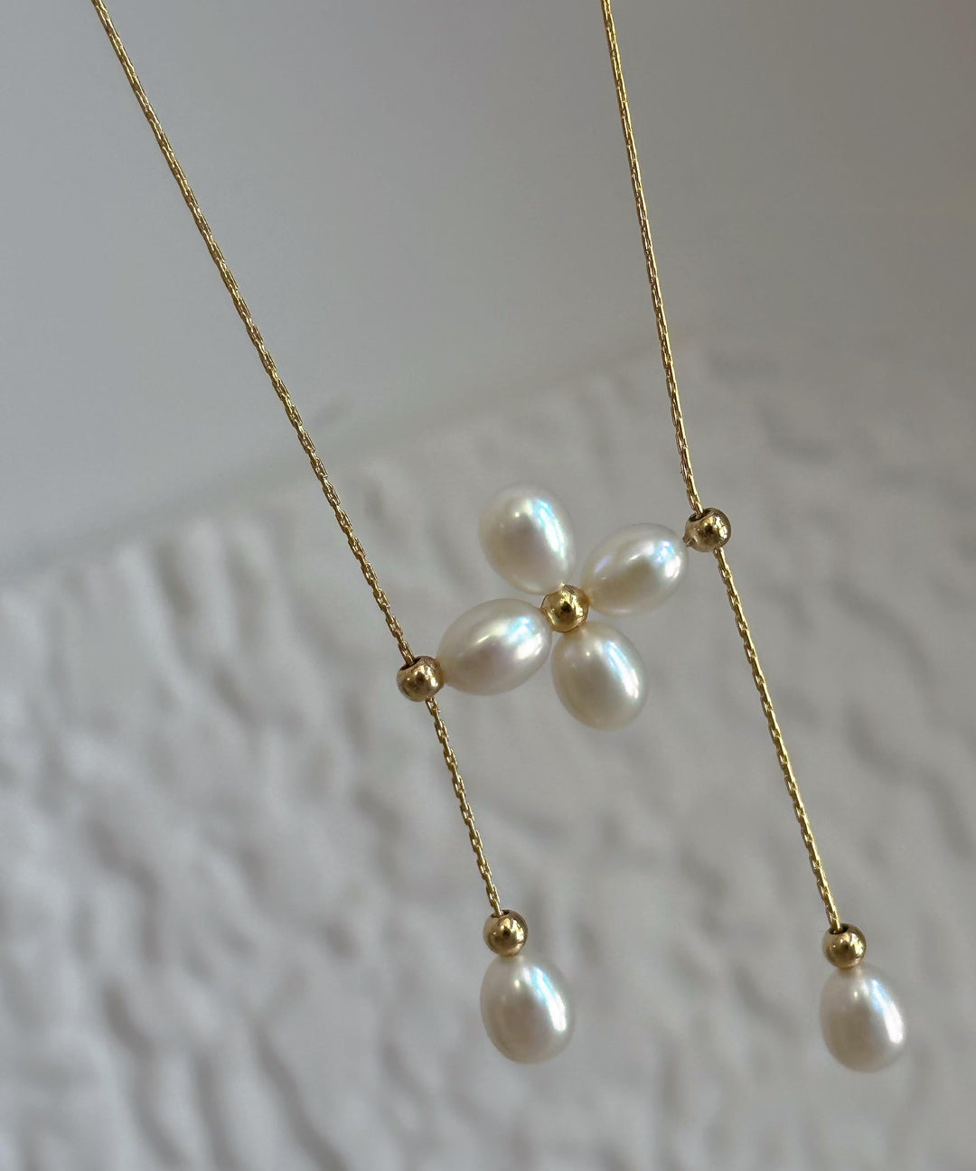 Classy Gold Metal Floral Pearl Adjustable Pendant Necklace