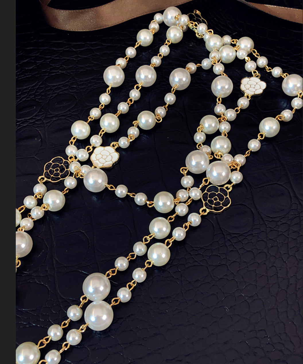 Classy White Alloy Pearl Floral Beading Sweaters Gratuated Bead Necklace