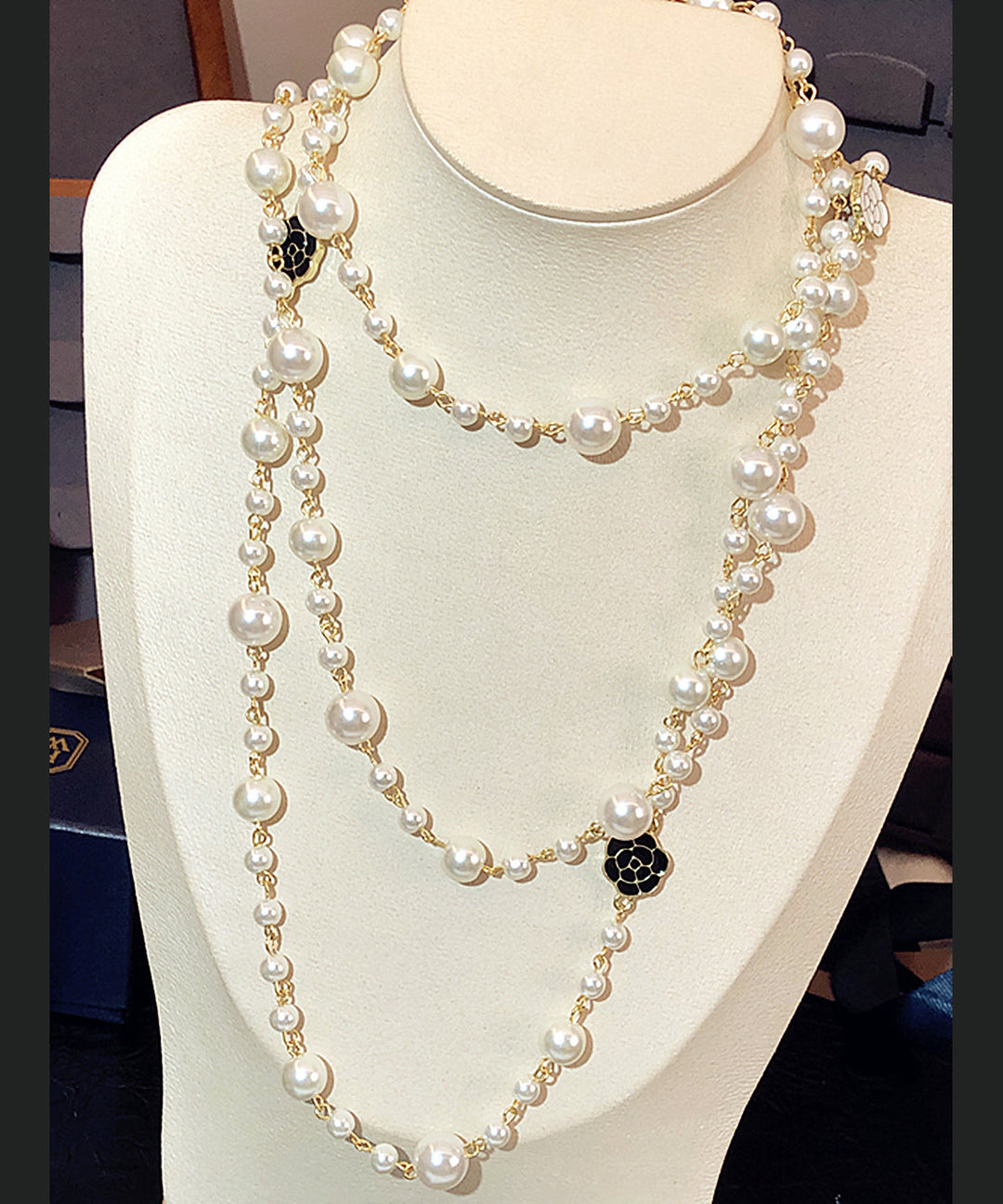 Classy White Alloy Pearl Floral Beading Sweaters Gratuated Bead Necklace