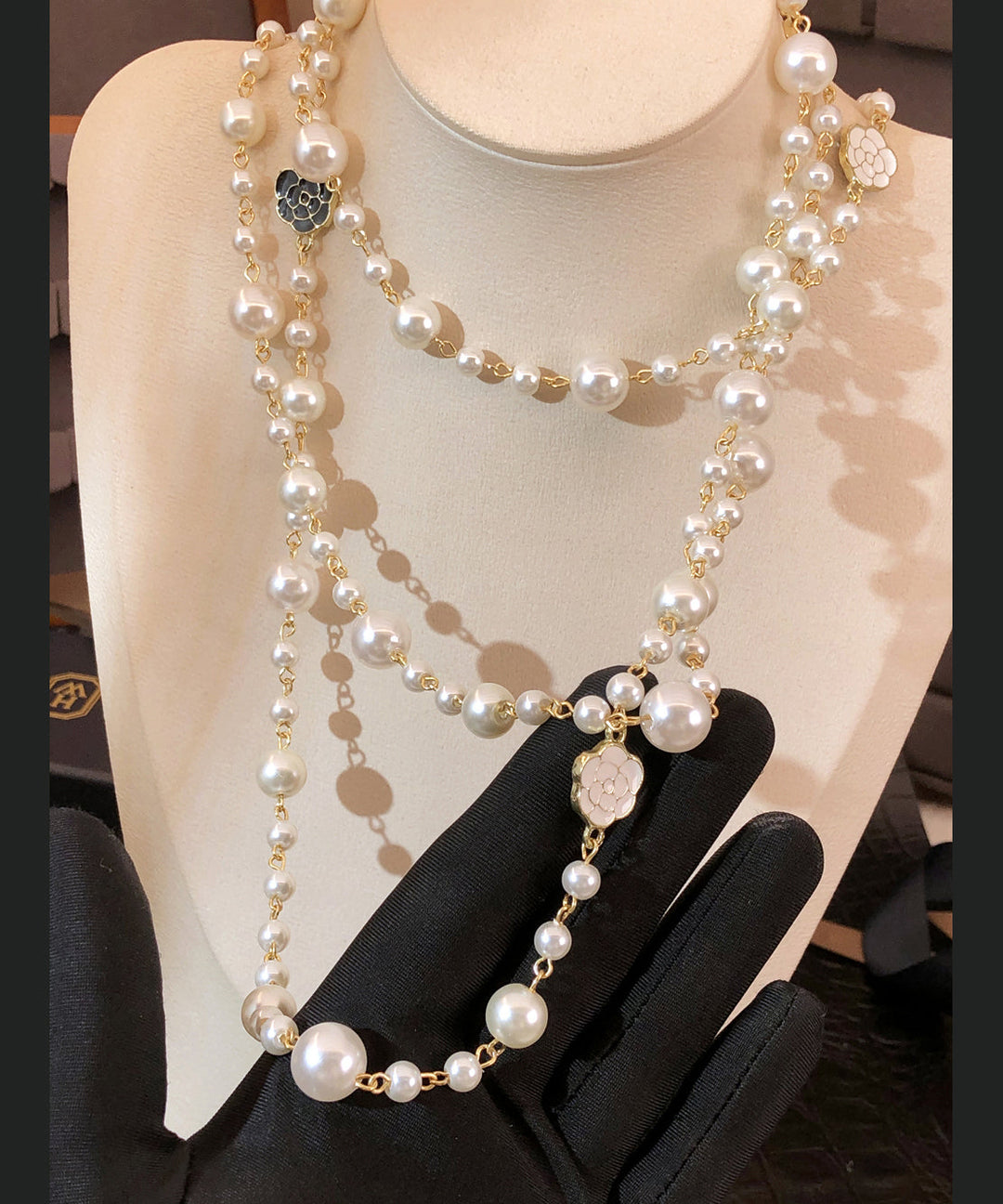 Classy White Alloy Pearl Floral Beading Sweaters Gratuated Bead Necklace