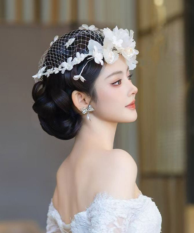 Classy White Gauze Floral HairPiece And Drop Earrings Two-Piece Set