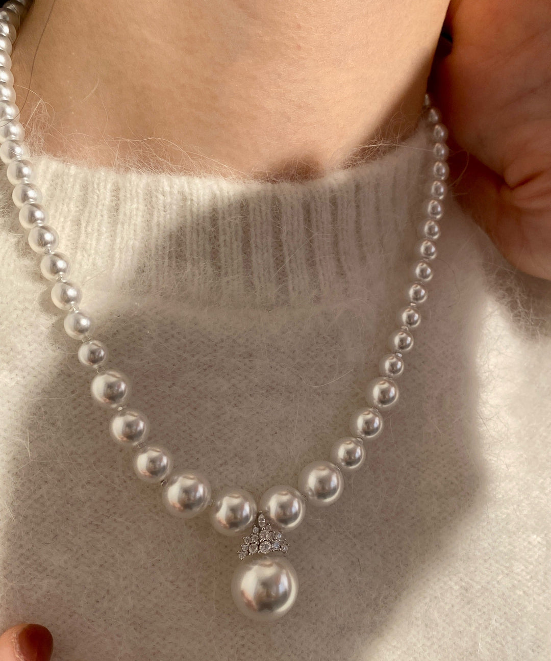 Classy White Pearl Zircon Pendant Necklace