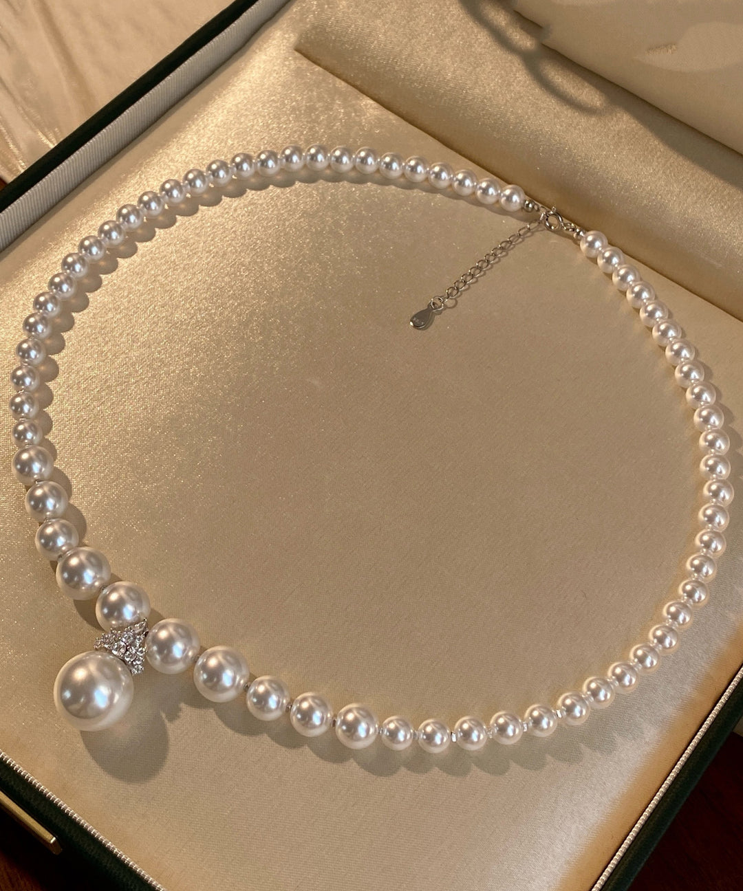 Classy White Pearl Zircon Pendant Necklace