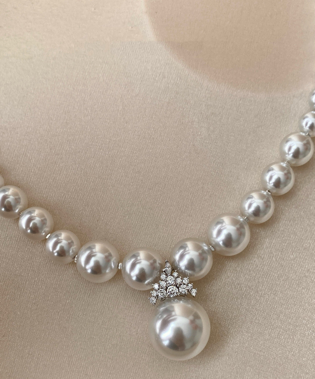 Classy White Pearl Zircon Pendant Necklace