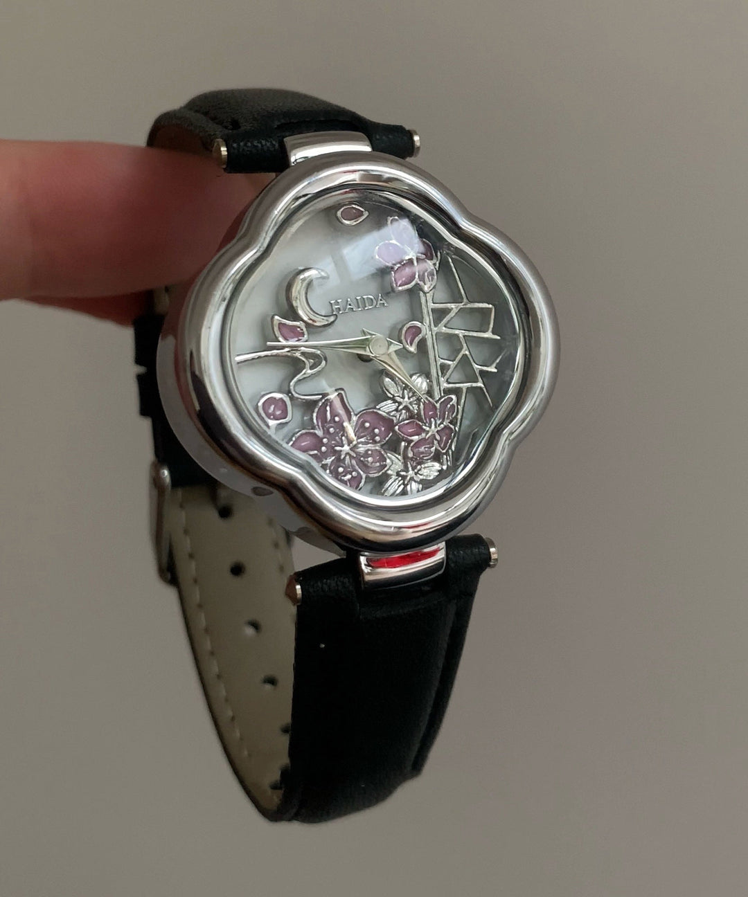 Cute Black Metal Leather Hardlex Crystal Watches