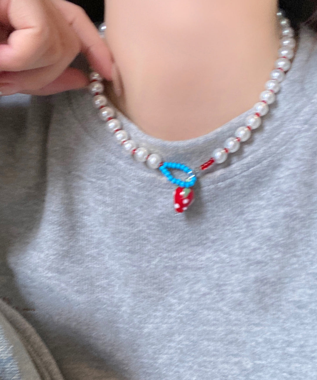 Cute White Alloy Strawberry Pearl Pendant Necklace