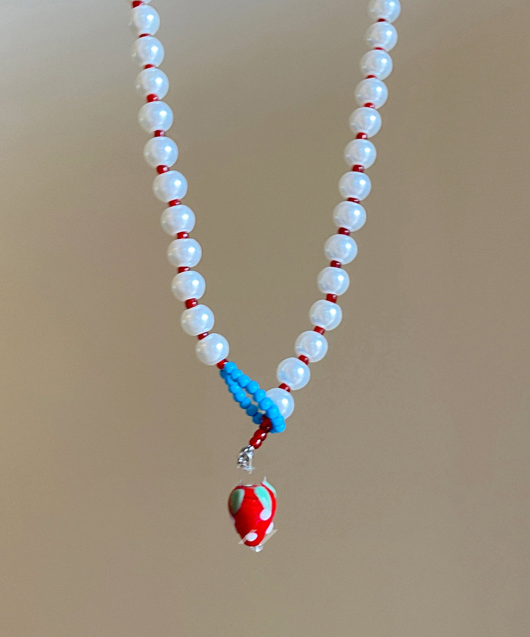 Cute White Alloy Strawberry Pearl Pendant Necklace