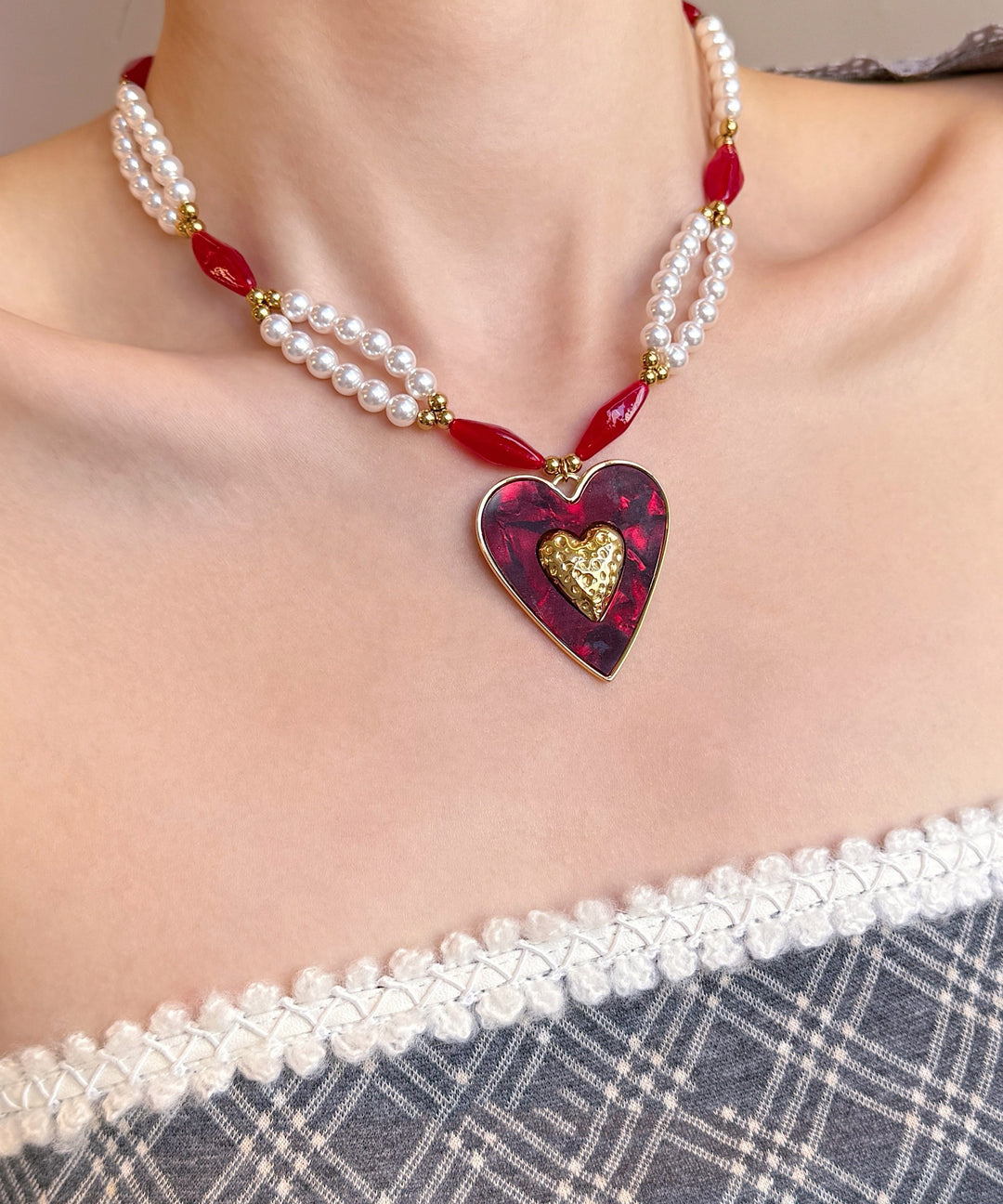 Elegant Colorblock Alloy Pearl Love Glass Bead Pendant Necklace
