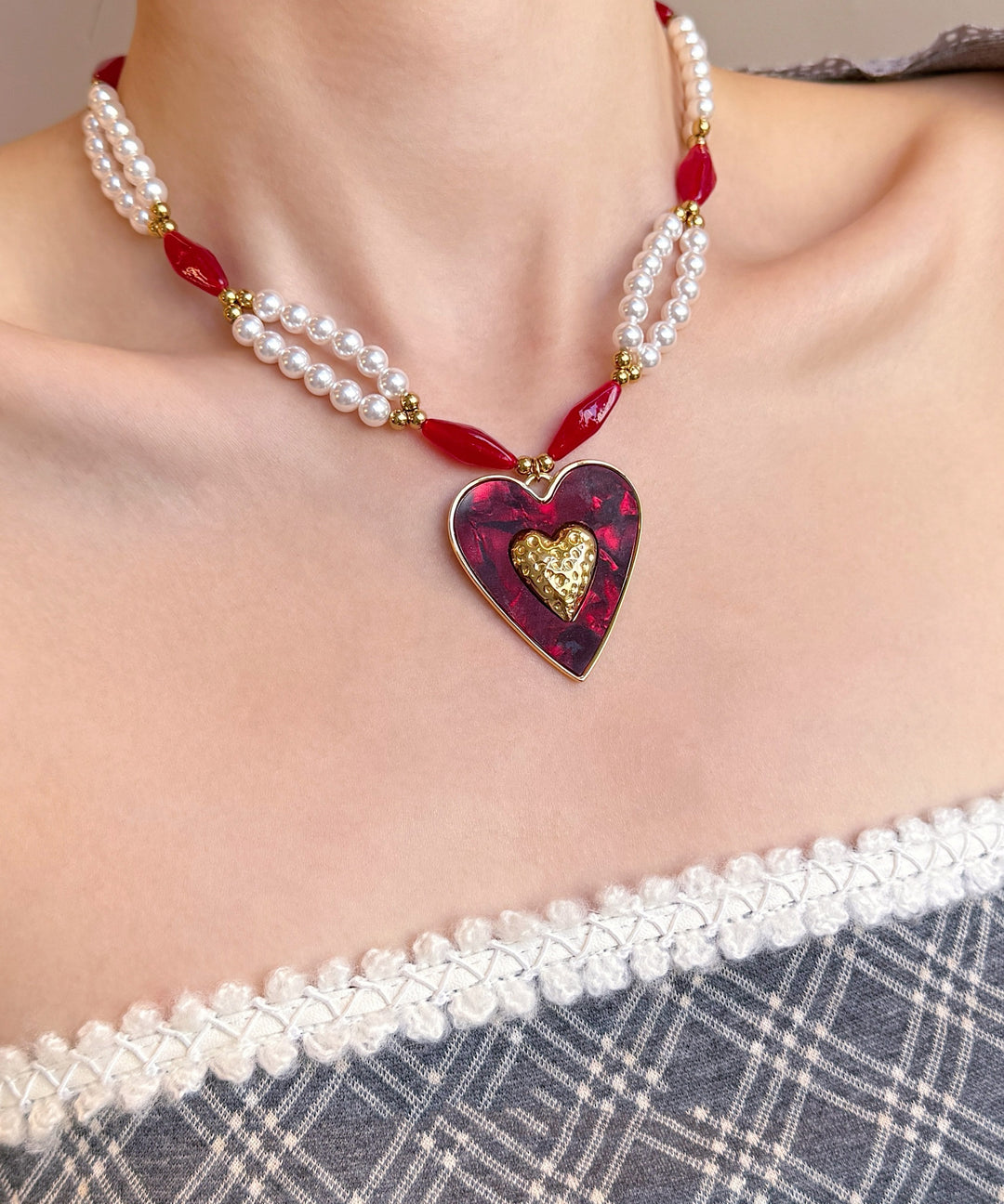 Elegant Colorblock Alloy Pearl Love Glass Bead Pendant Necklace