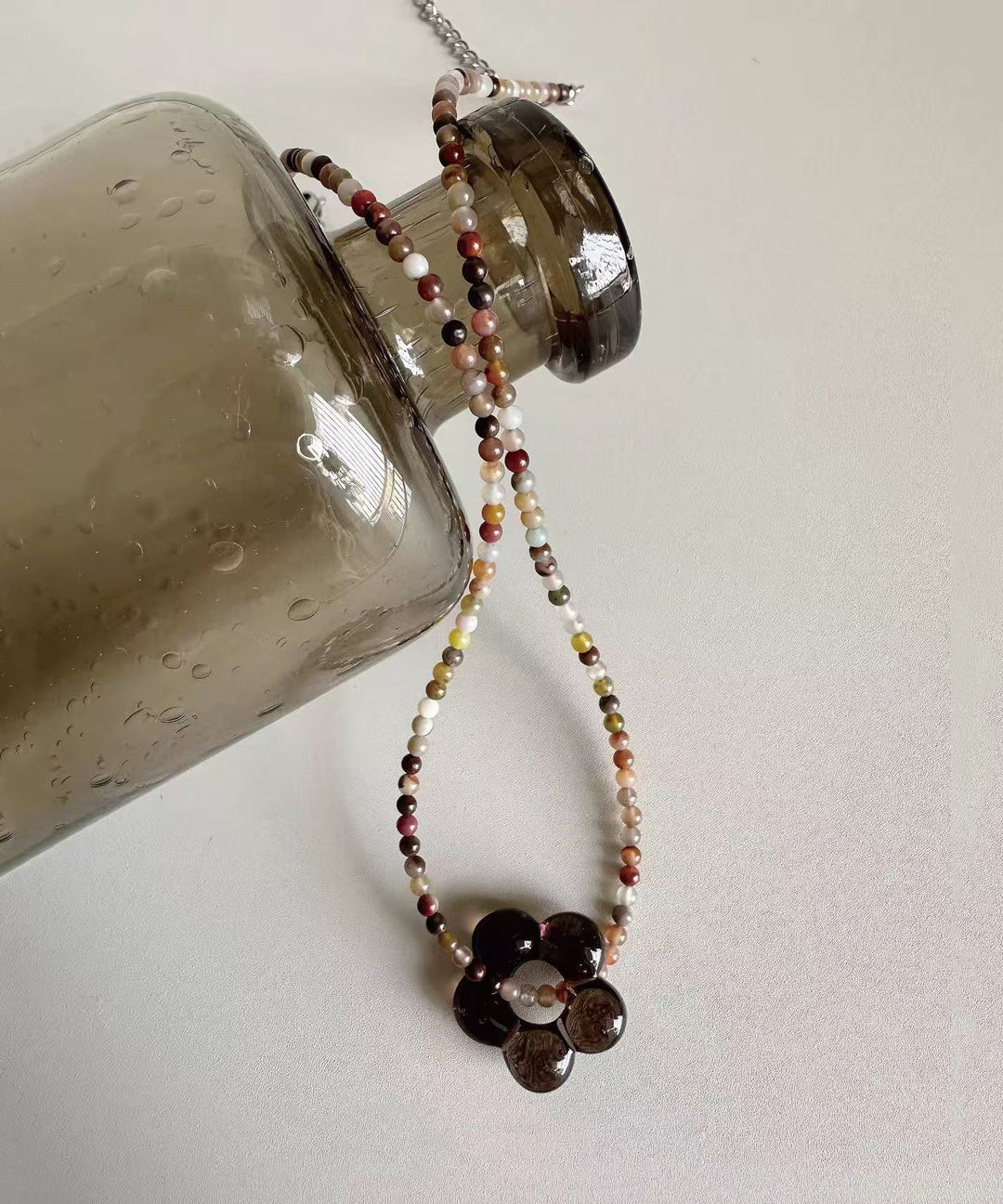Elegant Colored Glass Natural Stone Flower Beading Pendant Choker