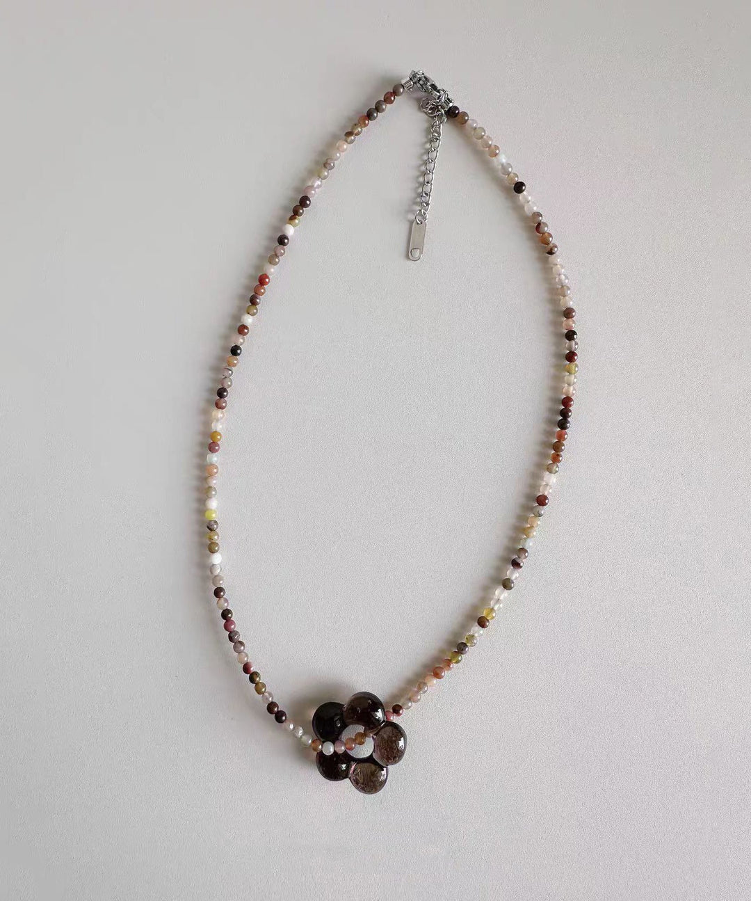 Elegant Colored Glass Natural Stone Flower Beading Pendant Choker