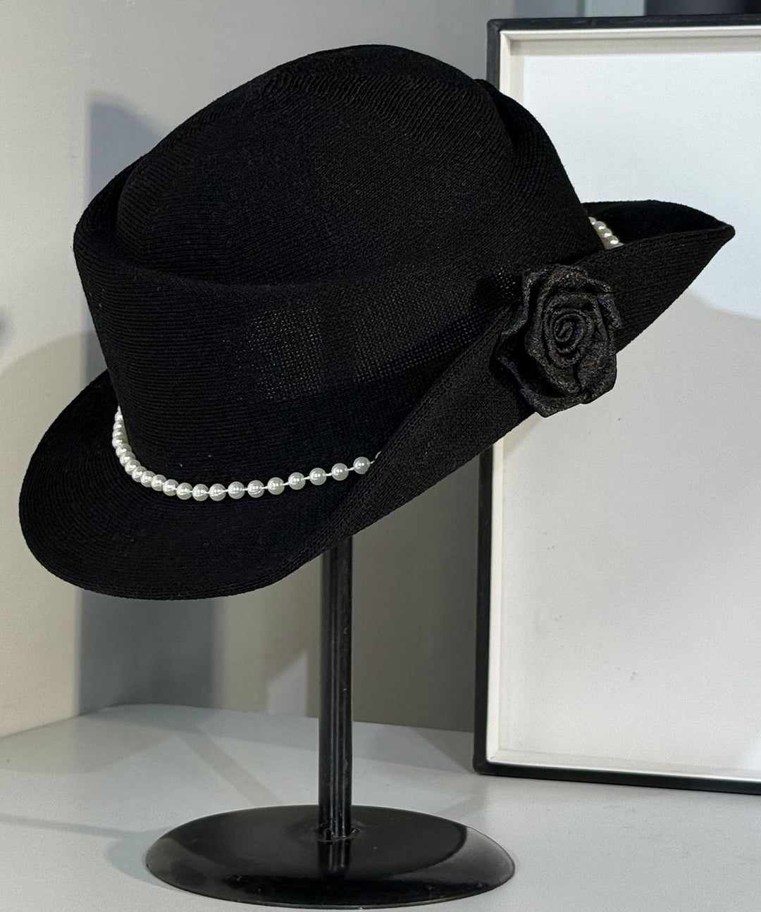 Elegant French Beige Breathable Flower Pearl Cloche Hat