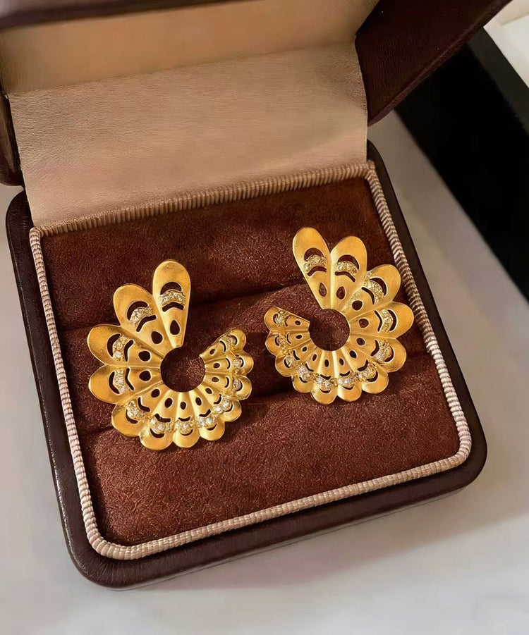 Elegant Golden Hollow Out Fan-shaped Metal Stud Earrings - Omychic