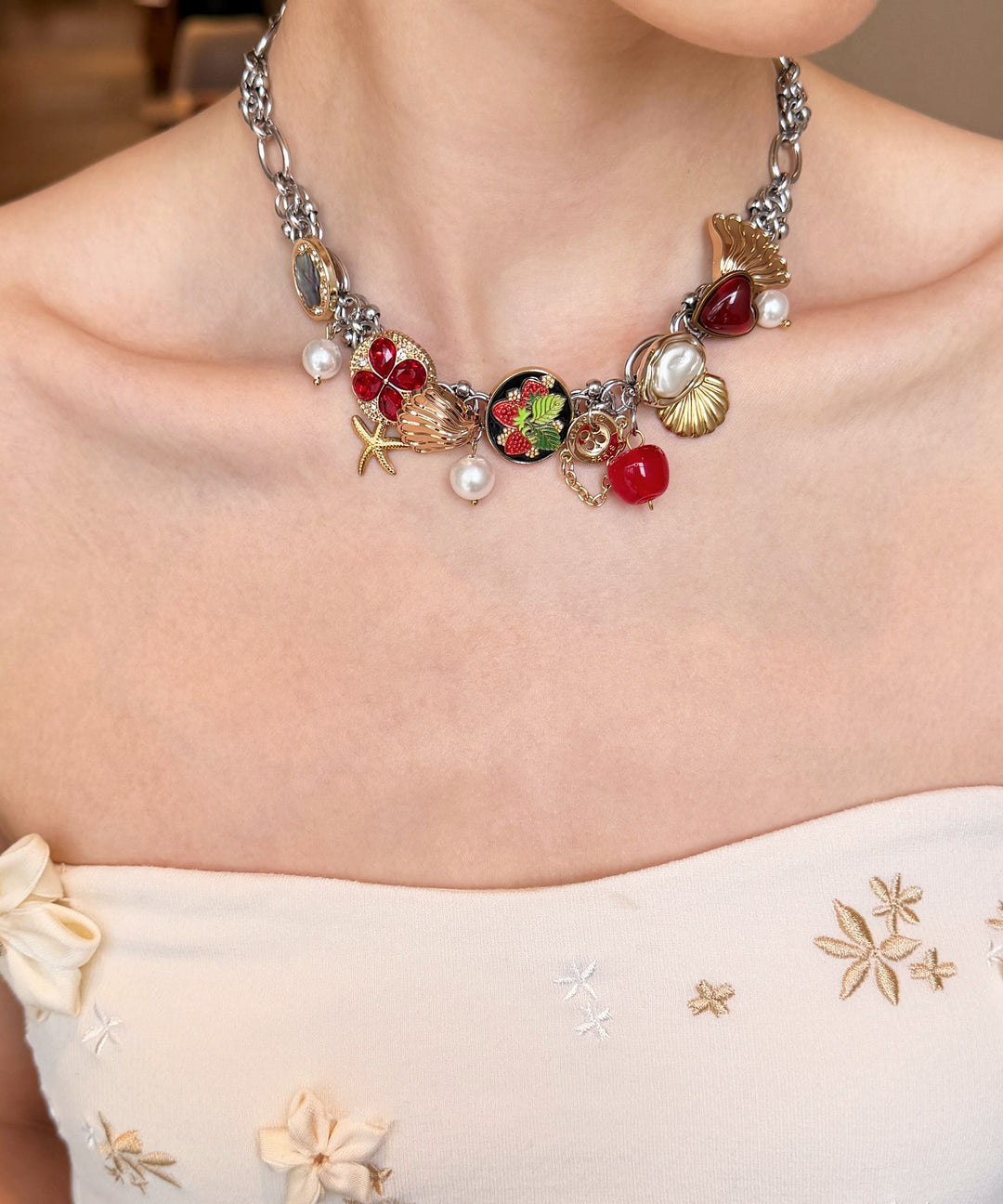 Elegant Red Strawberry Shell Pearl Adjustable Alloy Choke