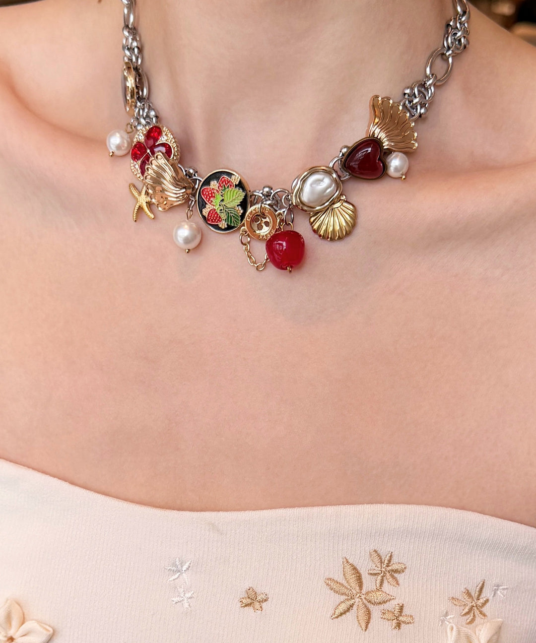 Elegant Red Strawberry Shell Pearl Adjustable Alloy Choke