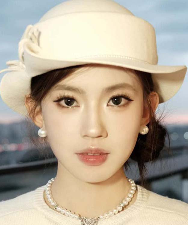 Elegant White Bow Nail Bead Woolen Bucket Hat