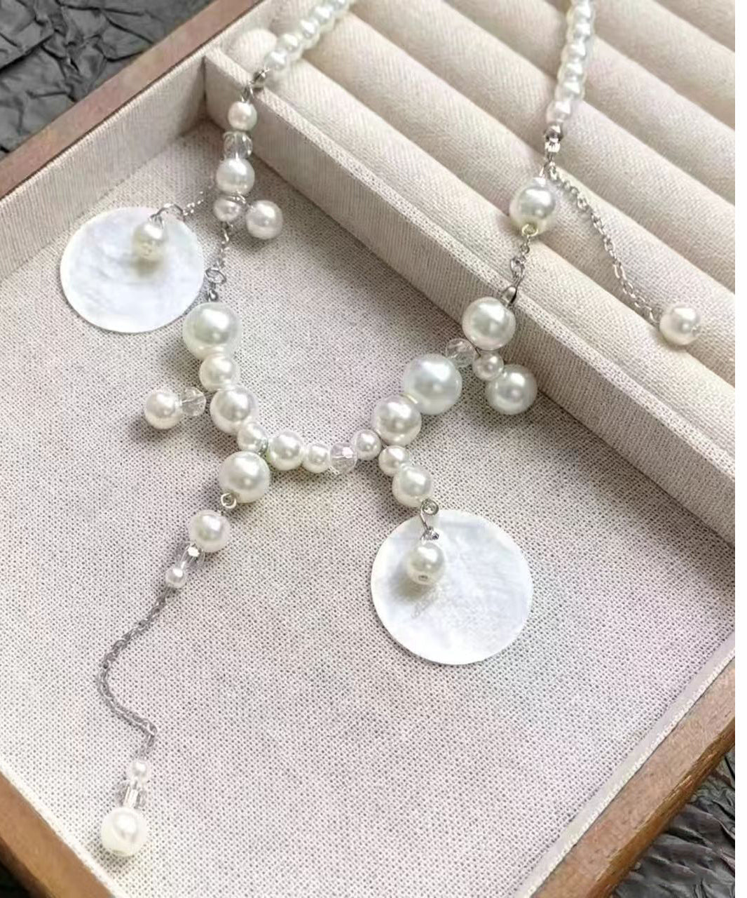 Elegant White Imitation Pearl Shell Slice Choker
