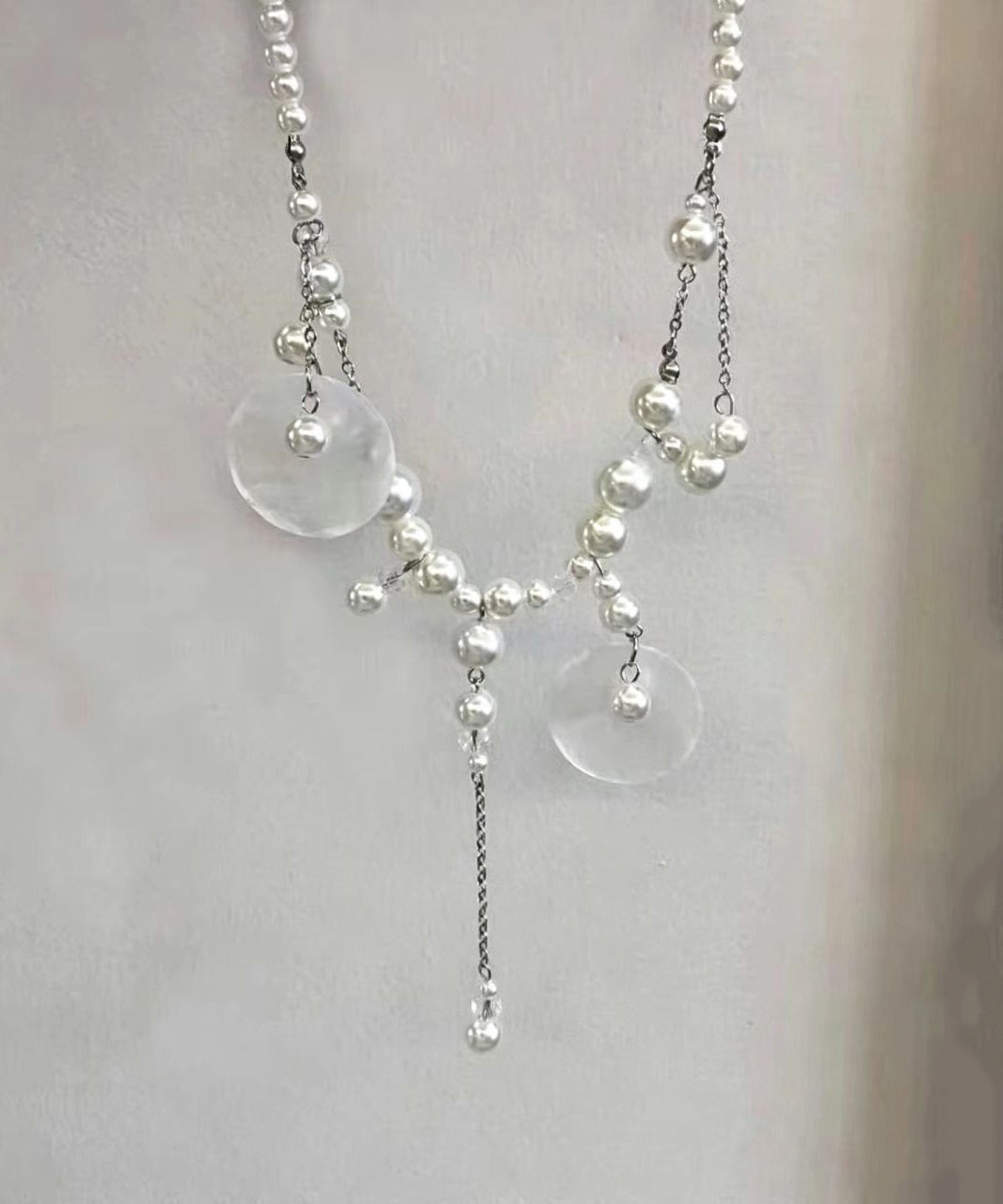Elegant White Imitation Pearl Shell Slice Choker