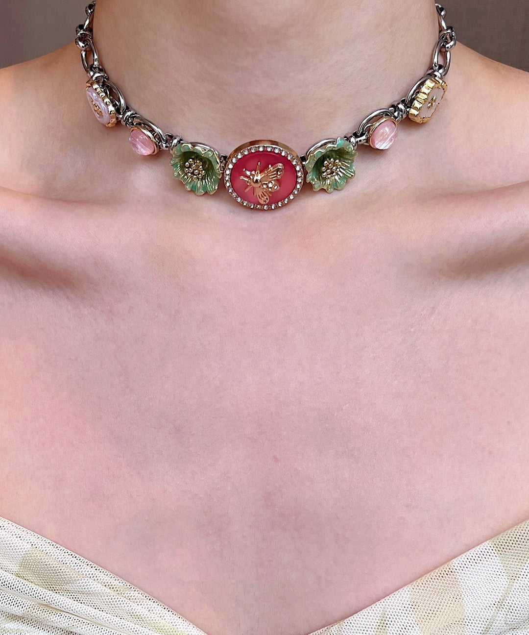 Elegant White Shell Floral Layering Alloy Three Piece Set Pendant Necklace