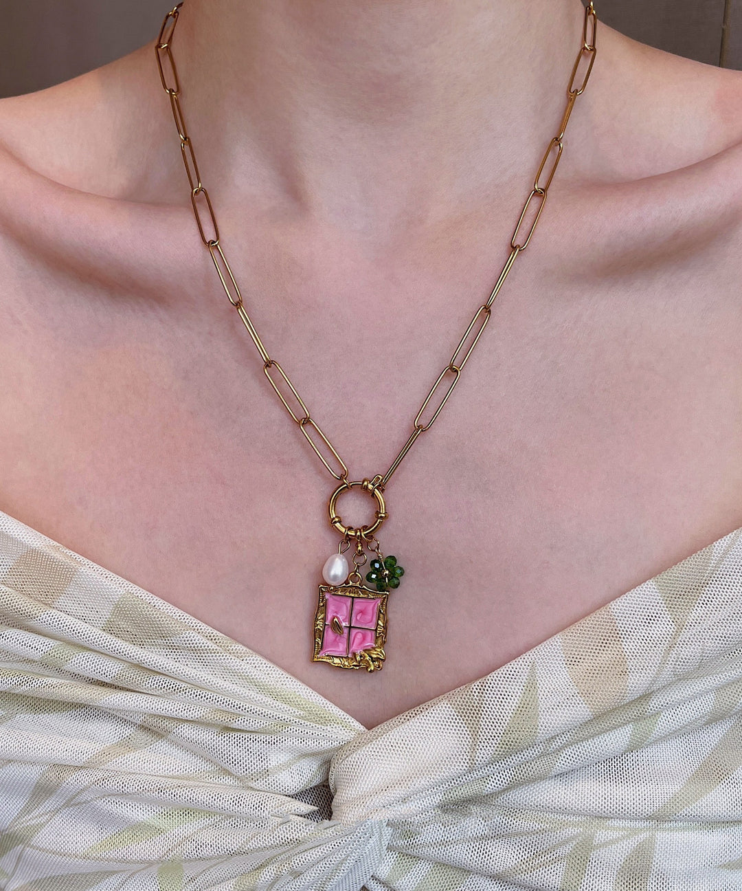 Elegant White Shell Floral Layering Alloy Three Piece Set Pendant Necklace