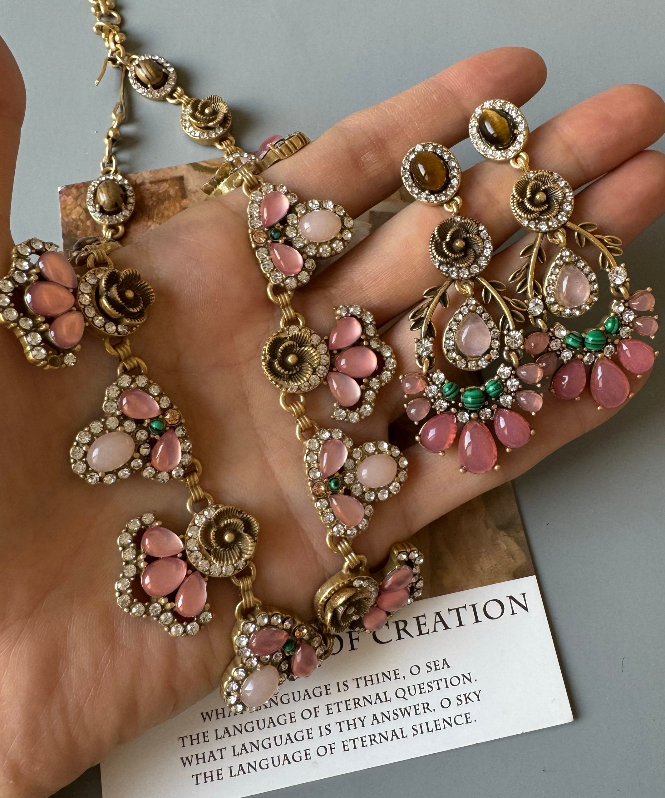 European And American Style Acrylic Collar Necklace And Drop Earrings Two Piece Set - Omychic