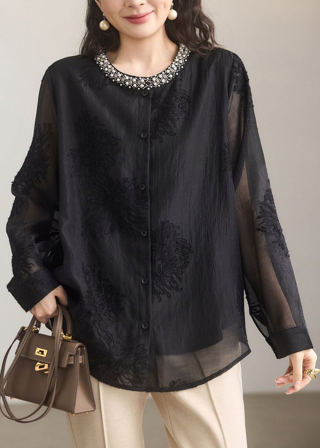 Fashion Black O-Neck Nail Bead Embroidered  Shirts Fall