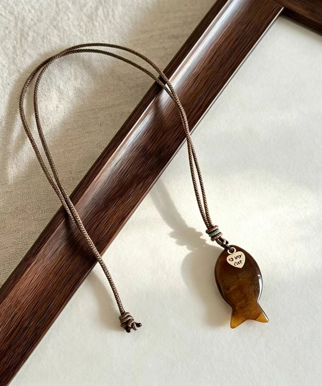 Fashion Brown Tiger Eye Little Fish Pendant Necklace