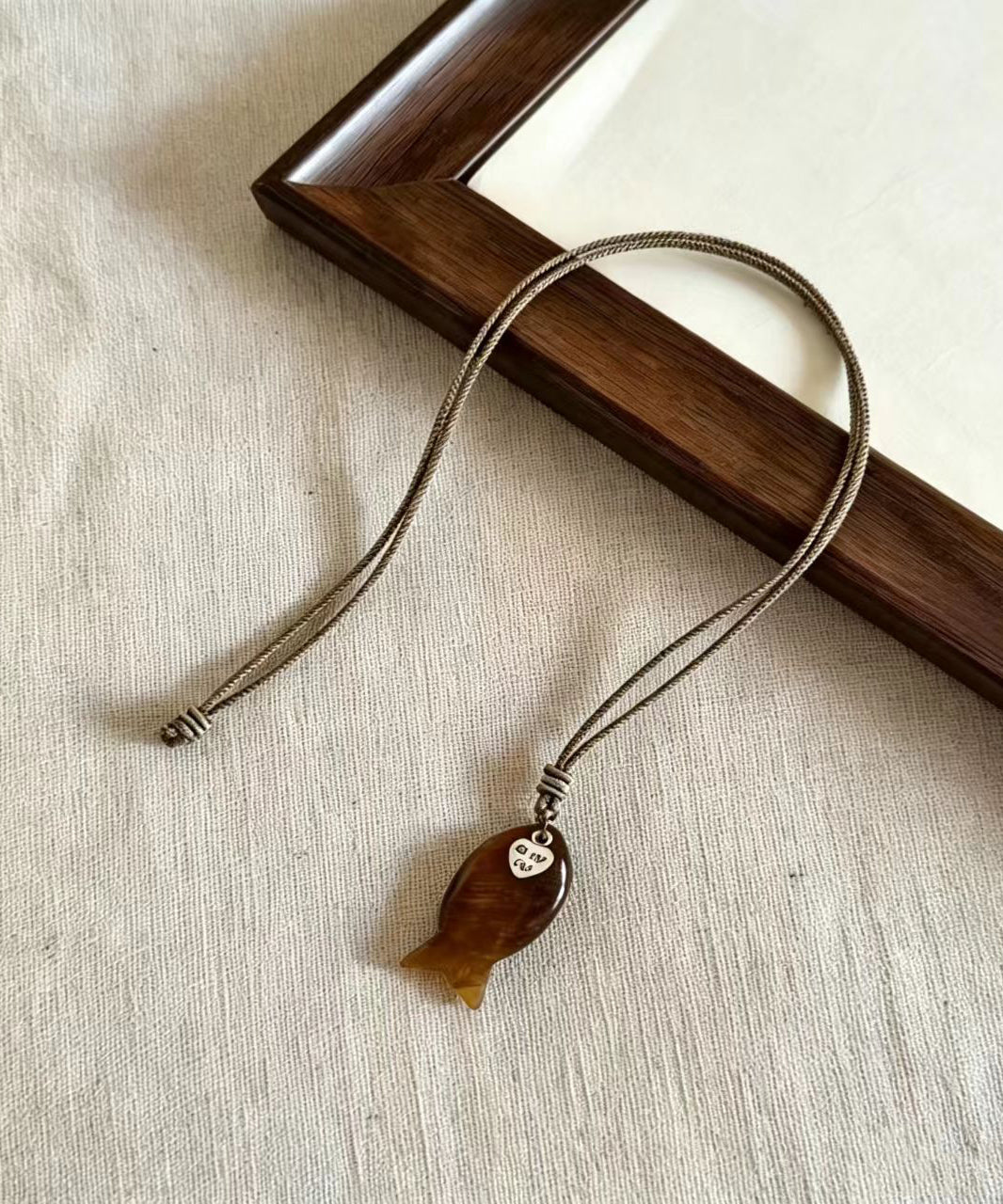 Fashion Brown Tiger Eye Little Fish Pendant Necklace